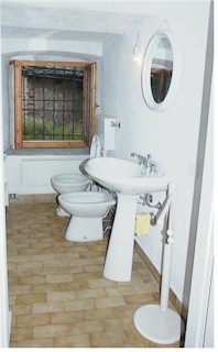 bagno.jpg (60899 byte)